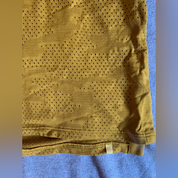 Lululemon Tank Top - Picture 3 of 3